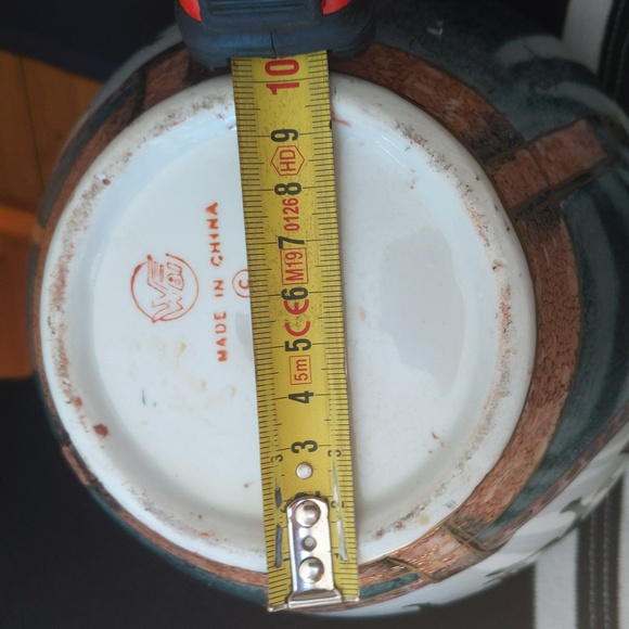 Vintage WBI Porcelain Chinese Equestrian Vase - Picture 10 of 11